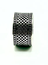 Load image into Gallery viewer, Mesh Weave Classic Band