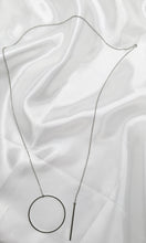 Load image into Gallery viewer, minimal circle bar necklace