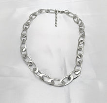 Load image into Gallery viewer, Rhythm link necklace