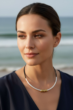 Load image into Gallery viewer, Solara Arc Necklace