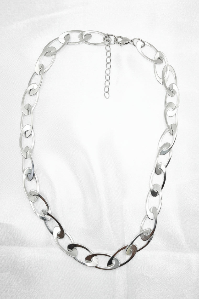 Rhythm link necklace