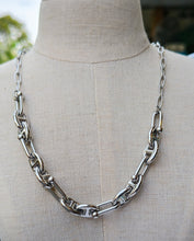 Load image into Gallery viewer, Anchor chain necklace