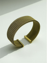 Load image into Gallery viewer, EDGE LINE COLLECTION