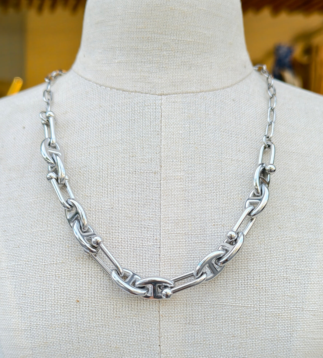 Anchor chain necklace