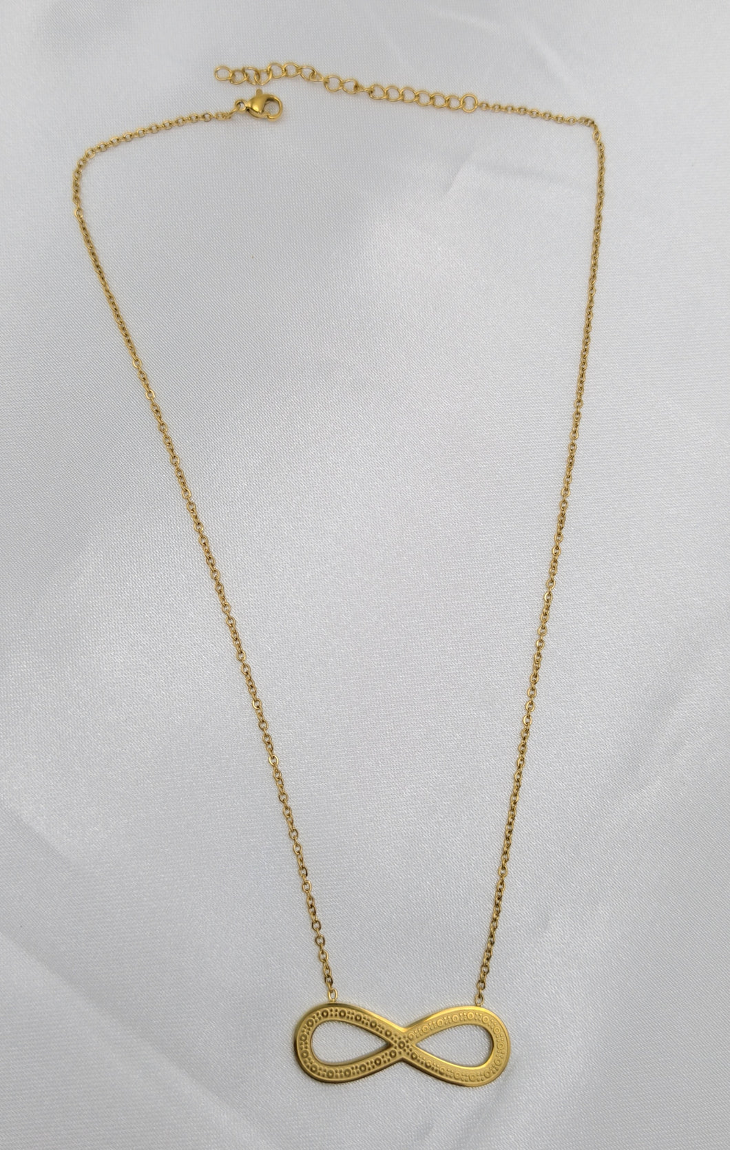 Forever loop pendant