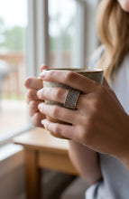 Load image into Gallery viewer, Mesh Weave Classic Band