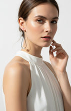 Load image into Gallery viewer, Noir Pearl Arc Earrings